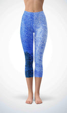 Load image into Gallery viewer, Blue denim skin capri - Shopping ing
