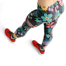 Load image into Gallery viewer, Black flower high waist yoga pants - Shopping ing
